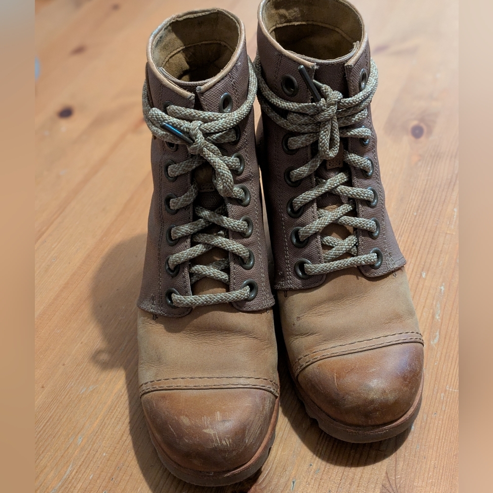 Sorel Lexi Lace-up Wedges In Elk/Curry, Size 7.5